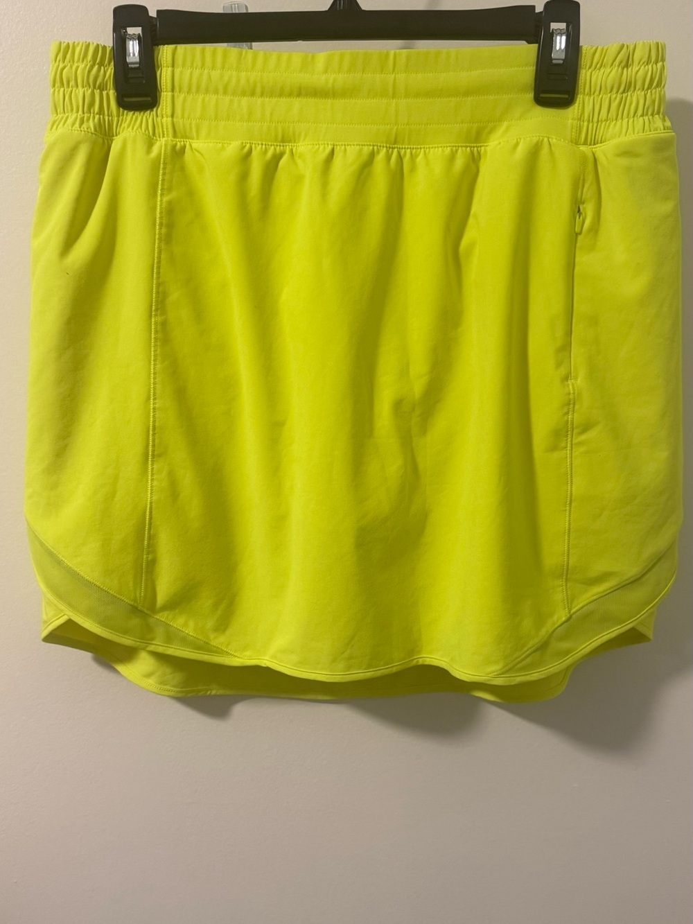 Lululemon Hotty Hot Skirt  Size 12 Highlighter Yellow 16.5 Inches long